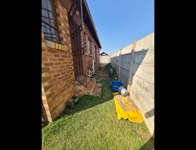 3 BEDROOM HOUSE FOR SALE IN THATCH HILL ESTATE